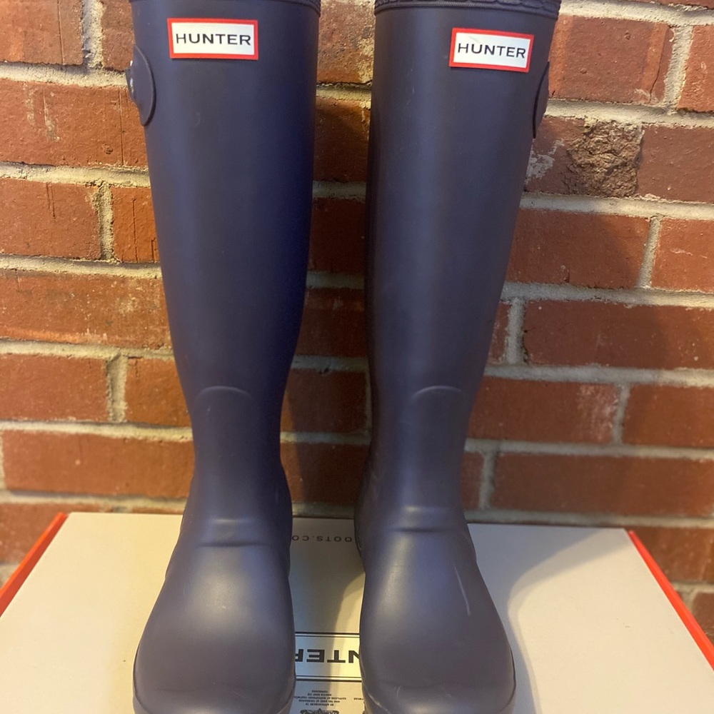 Purple Tall hunter boots gently worn - box included - Picture 7 of 16